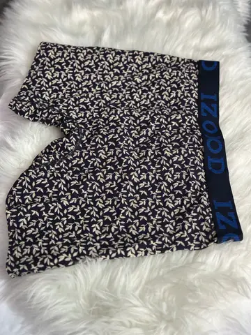 IZOD Men's Leaf Print Boxer Briefs – Navy Blue / Cream